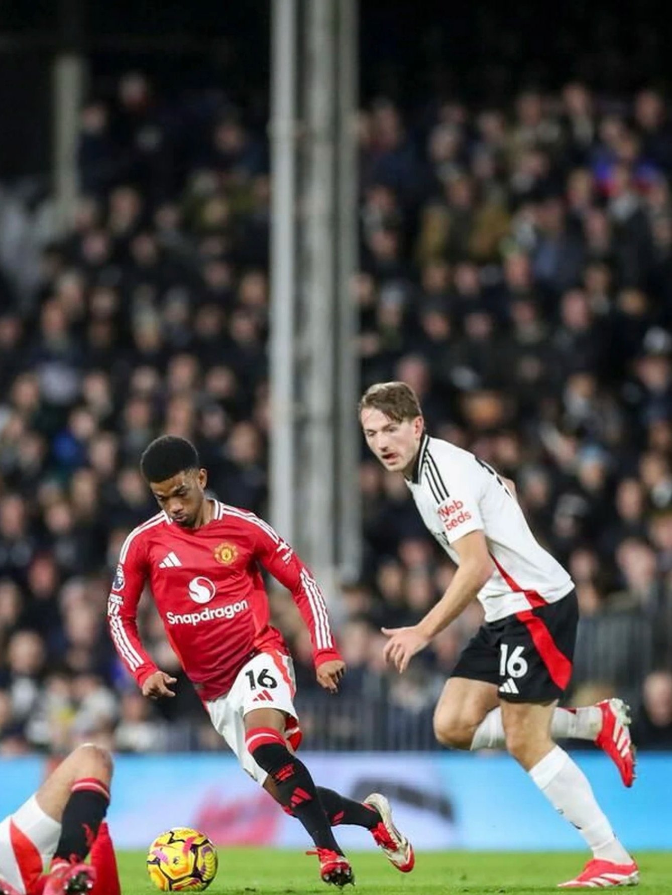 莱比锡红牛险胜英格兰，格列兹曼带队取胜