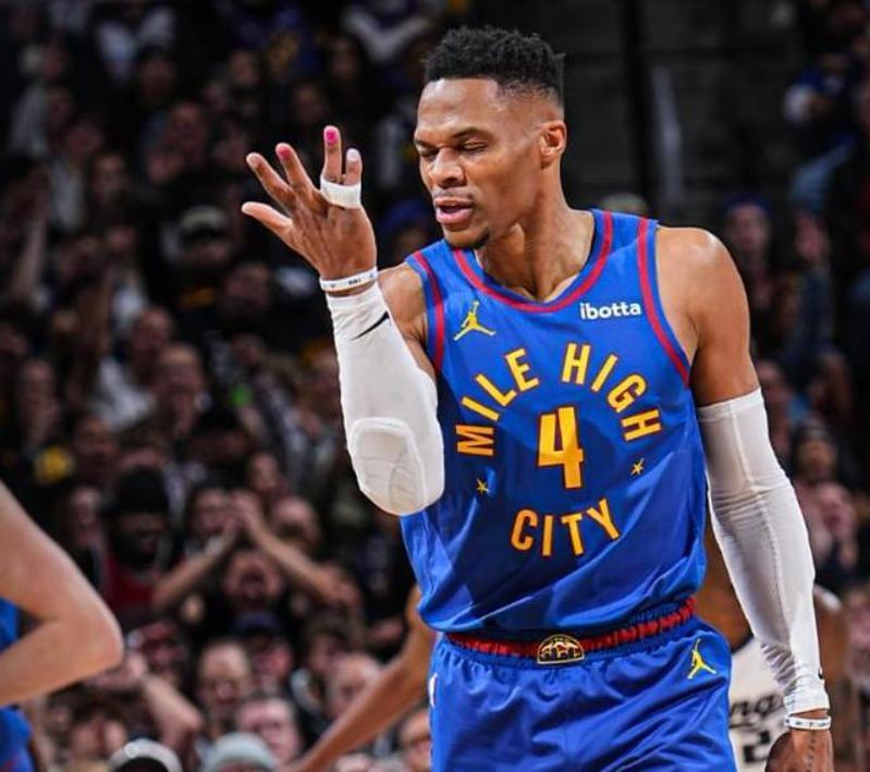 雷速篮球直播-太阳横扫山西队，德罗赞状态火热