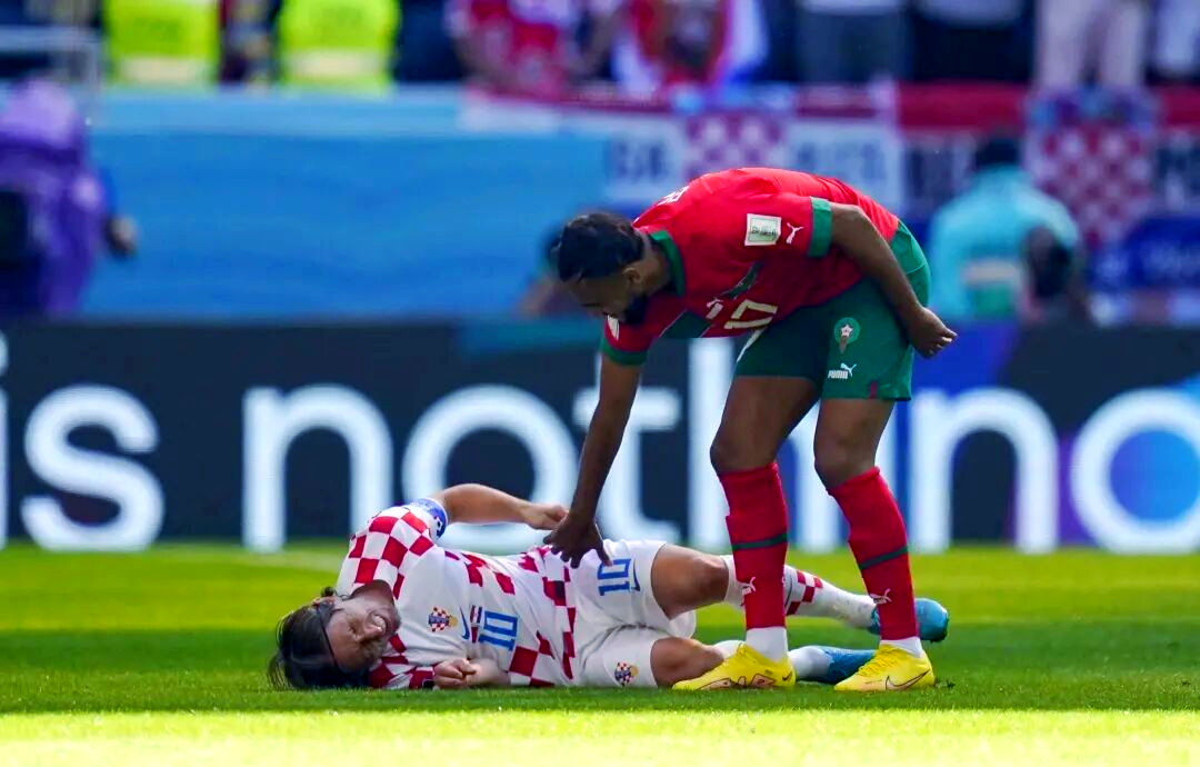 雷速赛事直播app-西班牙队遭遇惨败，无缘晋级决赛