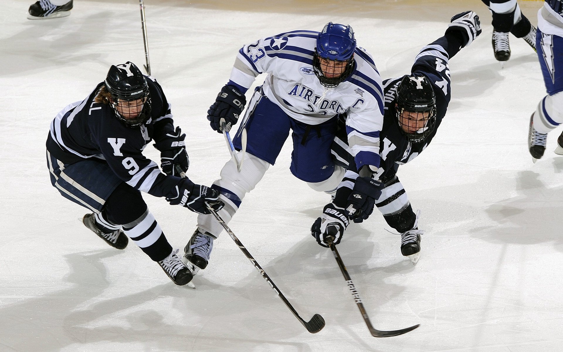 赛道新纪元，梅赛德斯完胜红牛，诺里斯刷新单圈纪录